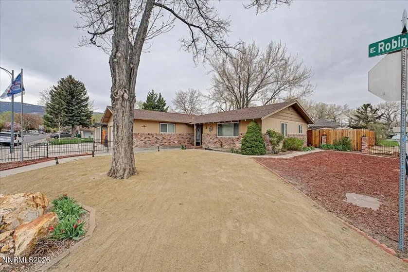 1404 Robinson, Carson City, Nevada 89701, 3 Bedrooms Bedrooms, ,2 BathroomsBathrooms,Residential,Residential,Robinson,260003583