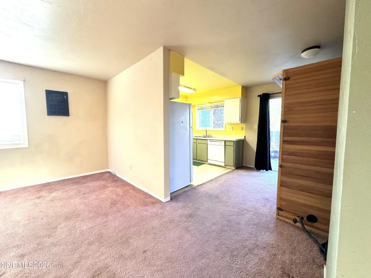 6715 Peppermint, Reno, Nevada 89506, 2 Bedrooms Bedrooms, ,2 BathroomsBathrooms,Residential,Residential,Peppermint,260003587