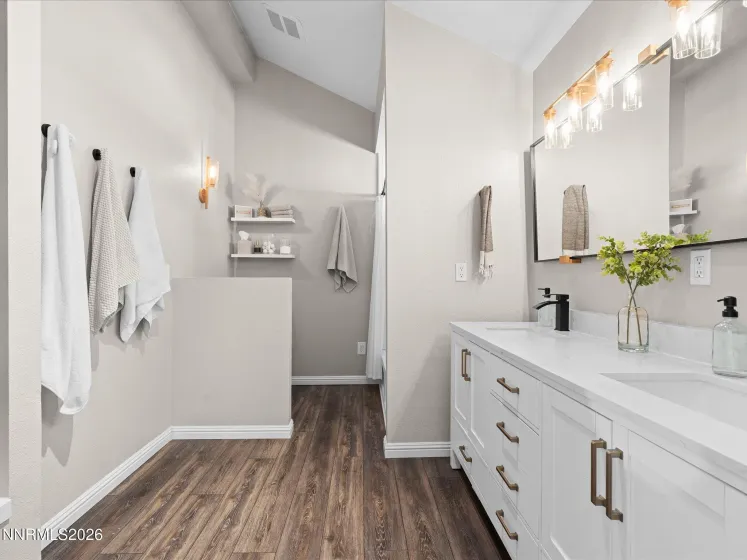 1215 Conway, Reno, Nevada 89503, 3 Bedrooms Bedrooms, ,2 BathroomsBathrooms,Residential,Residential,Conway,260003590