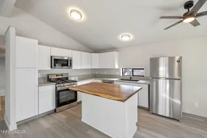 2720 Dahlia, Reno, Nevada 89512, 2 Bedrooms Bedrooms, ,2 BathroomsBathrooms,Residential,Residential,Dahlia,250059333