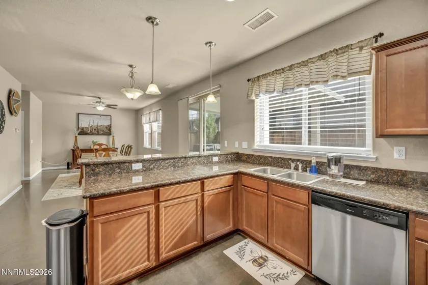 3680 Coastal, Reno, Nevada 89512, 4 Bedrooms Bedrooms, ,3 BathroomsBathrooms,Residential Lease,Manufactured,Coastal,260003596