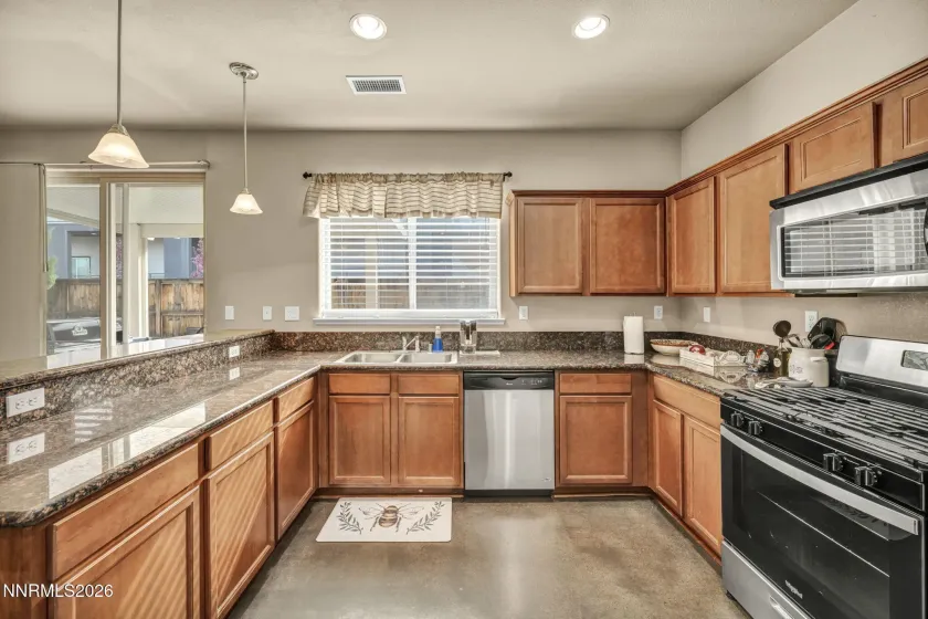 3680 Coastal, Reno, Nevada 89512, 4 Bedrooms Bedrooms, ,3 BathroomsBathrooms,Residential Lease,Manufactured,Coastal,260003596