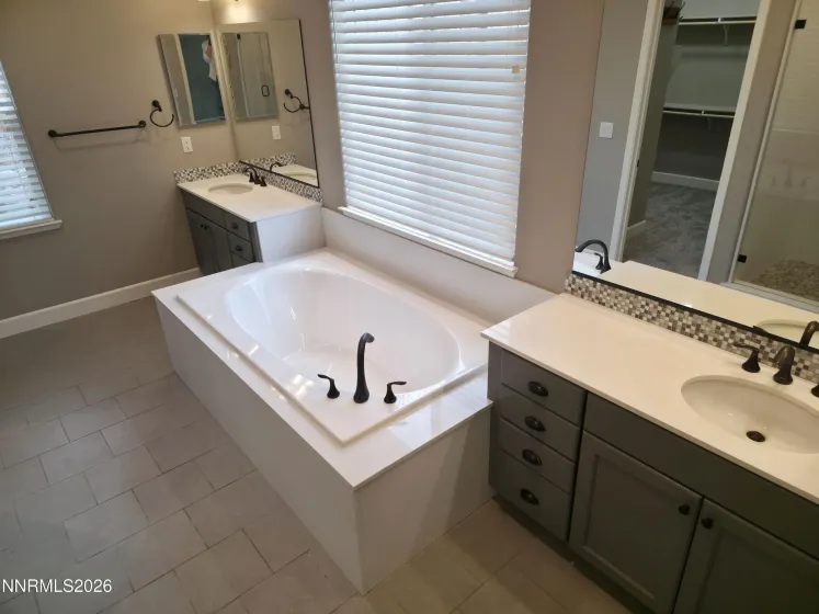 11541 Hacienda Ridge, Sparks, Nevada 89441, 4 Bedrooms Bedrooms, ,4 BathroomsBathrooms,Residential,Residential,Hacienda Ridge,260003598