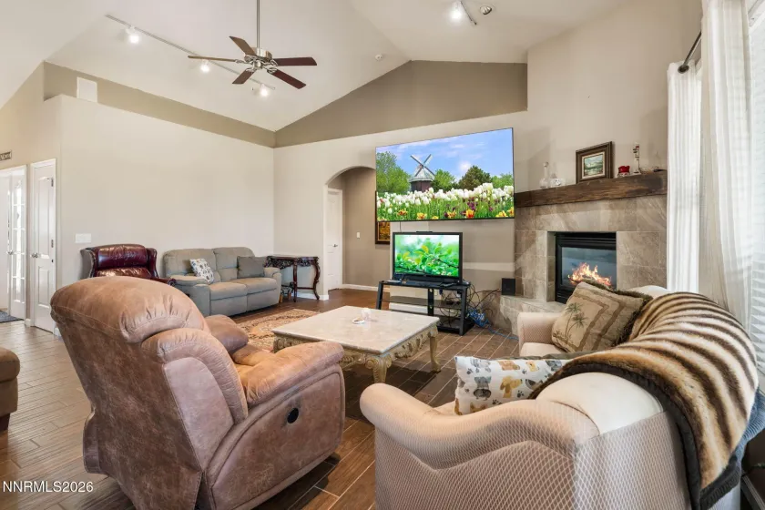 1140 Country Club, Minden, Nevada 89423, 5 Bedrooms Bedrooms, ,4 BathroomsBathrooms,Residential,Residential,Country Club,260003603