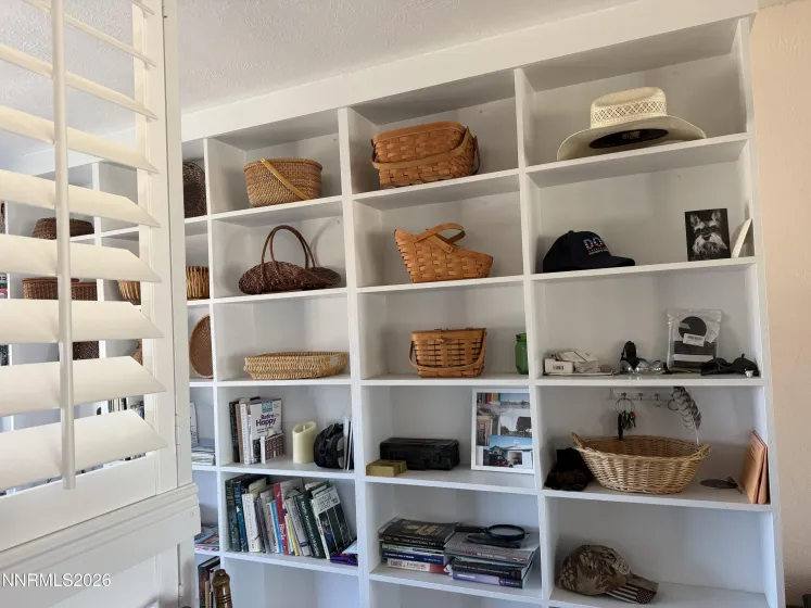 100 Larson, Round Mountain, Nevada 89045, 2 Bedrooms Bedrooms, ,2 BathroomsBathrooms,Residential,Residential,Larson,260003604