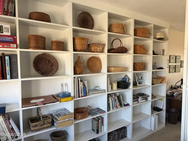 100 Larson, Round Mountain, Nevada 89045, 2 Bedrooms Bedrooms, ,2 BathroomsBathrooms,Residential,Residential,Larson,260003604