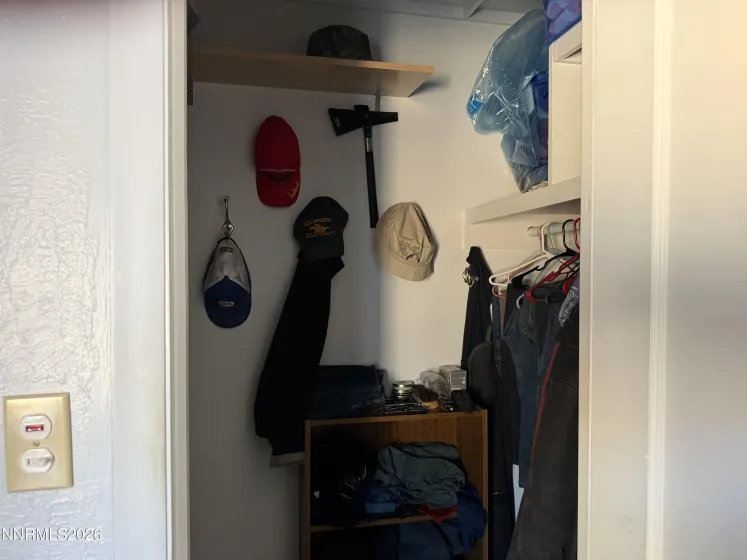 100 Larson, Round Mountain, Nevada 89045, 2 Bedrooms Bedrooms, ,2 BathroomsBathrooms,Residential,Residential,Larson,260003604