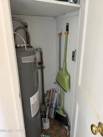 100 Larson, Round Mountain, Nevada 89045, 2 Bedrooms Bedrooms, ,2 BathroomsBathrooms,Residential,Residential,Larson,260003604