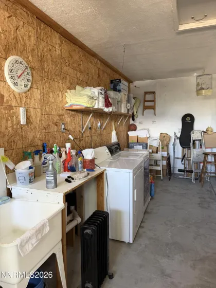 100 Larson, Round Mountain, Nevada 89045, 2 Bedrooms Bedrooms, ,2 BathroomsBathrooms,Residential,Residential,Larson,260003604