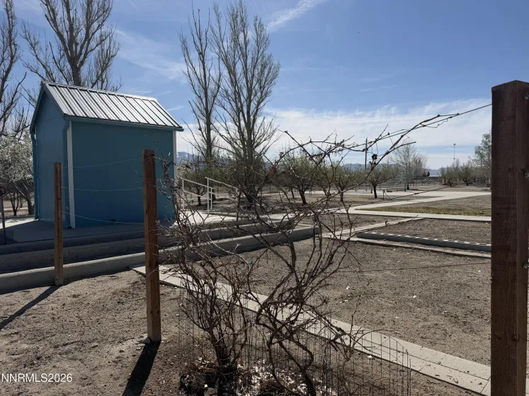 100 Larson, Round Mountain, Nevada 89045, 2 Bedrooms Bedrooms, ,2 BathroomsBathrooms,Residential,Residential,Larson,260003604