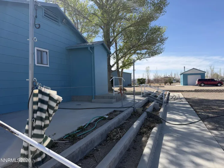 100 Larson, Round Mountain, Nevada 89045, 2 Bedrooms Bedrooms, ,2 BathroomsBathrooms,Residential,Residential,Larson,260003604