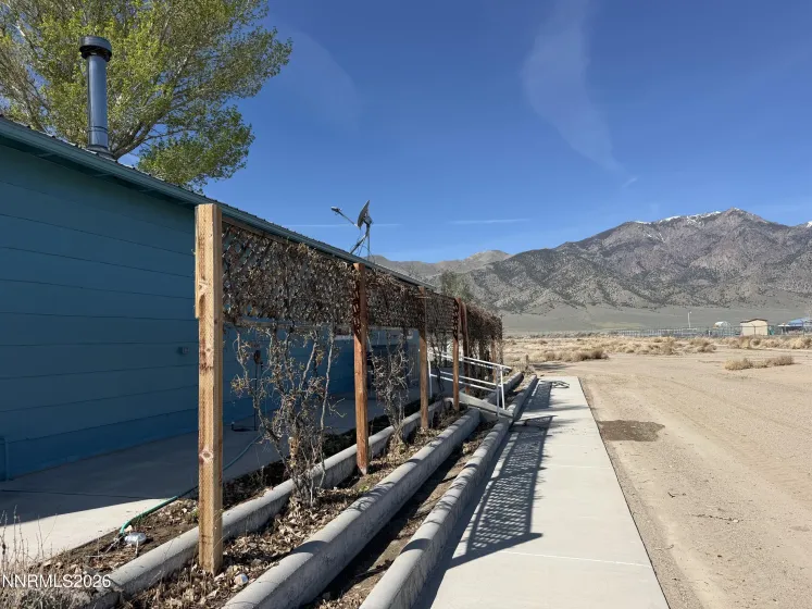 100 Larson, Round Mountain, Nevada 89045, 2 Bedrooms Bedrooms, ,2 BathroomsBathrooms,Residential,Residential,Larson,260003604
