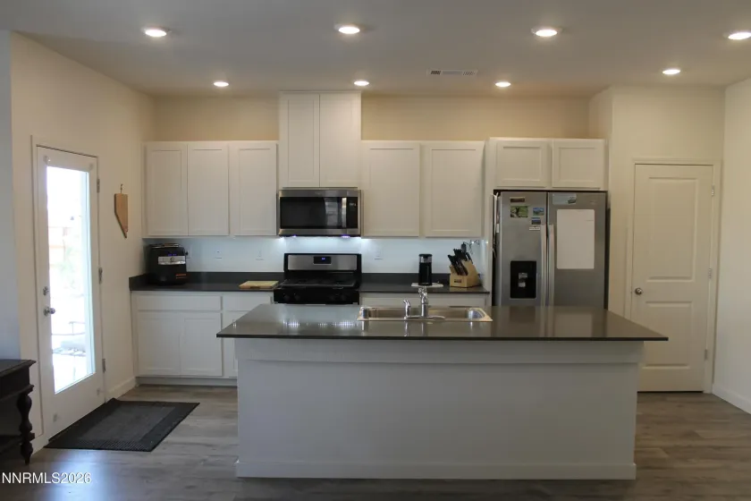 2560 Emerson, Fernley, Nevada 89408, 3 Bedrooms Bedrooms, ,2 BathroomsBathrooms,Residential,Residential,Emerson,260003611