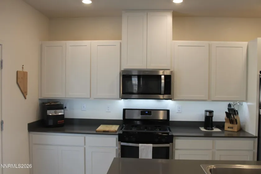 2560 Emerson, Fernley, Nevada 89408, 3 Bedrooms Bedrooms, ,2 BathroomsBathrooms,Residential,Residential,Emerson,260003611