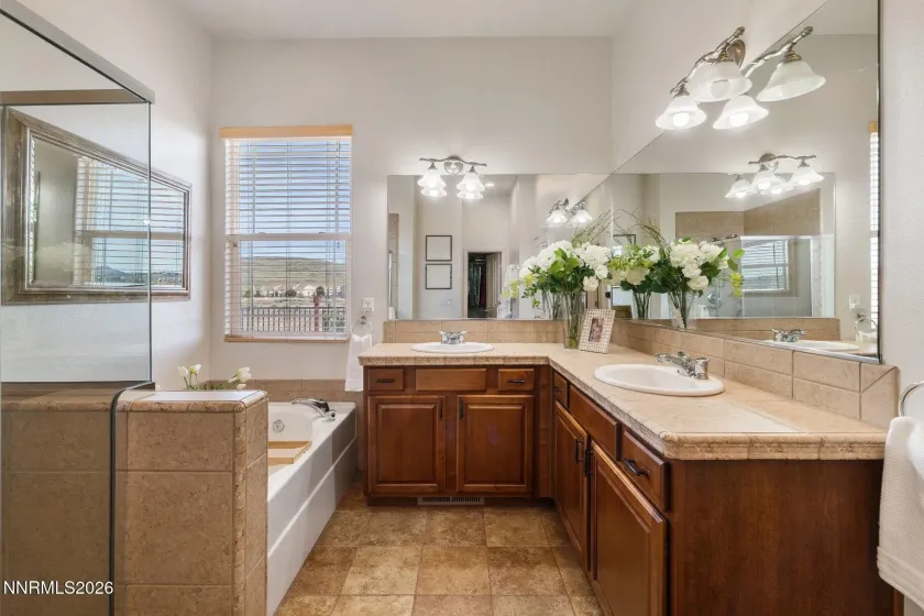 1239 Turnberry, Sparks, Nevada 89436, 3 Bedrooms Bedrooms, ,2 BathroomsBathrooms,Residential,Residential,Turnberry,260003618