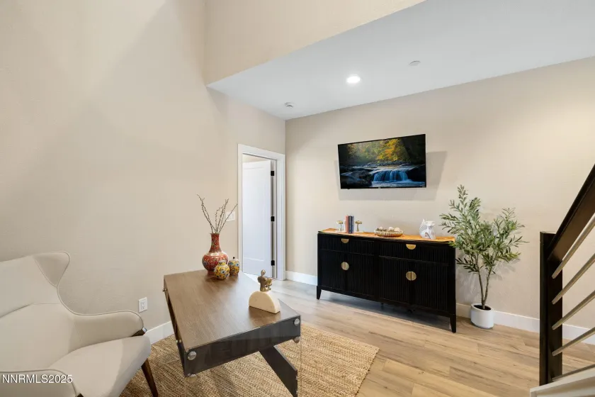 3826 Lakeside, Reno, Nevada 89509, 3 Bedrooms Bedrooms, ,4 BathroomsBathrooms,Residential,Residential,Lakeside,250054685