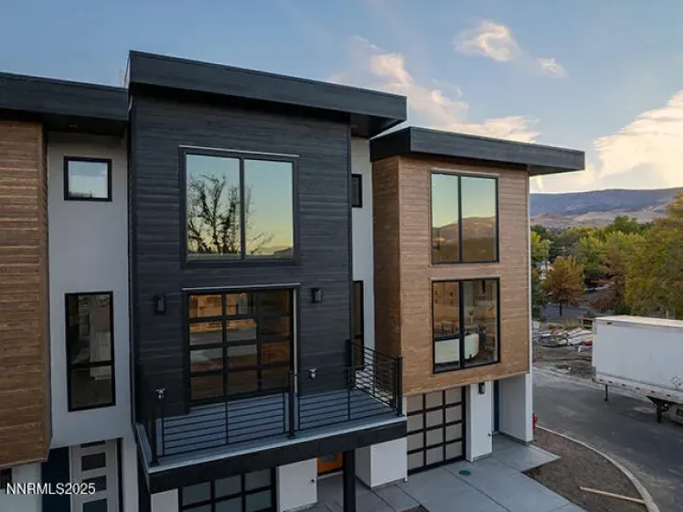 3826 Lakeside, Reno, Nevada 89509, 3 Bedrooms Bedrooms, ,4 BathroomsBathrooms,Residential,Residential,Lakeside,250054685