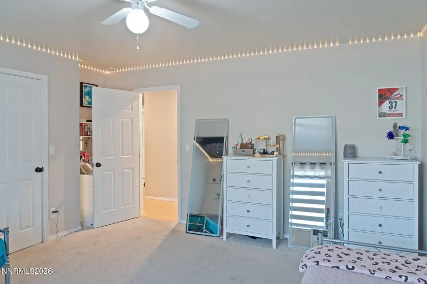 929 Emu, Sparks, Nevada 89441, 4 Bedrooms Bedrooms, ,3 BathroomsBathrooms,Residential,Residential,Emu,260003627