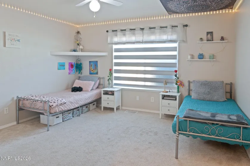 929 Emu, Sparks, Nevada 89441, 4 Bedrooms Bedrooms, ,3 BathroomsBathrooms,Residential,Residential,Emu,260003627