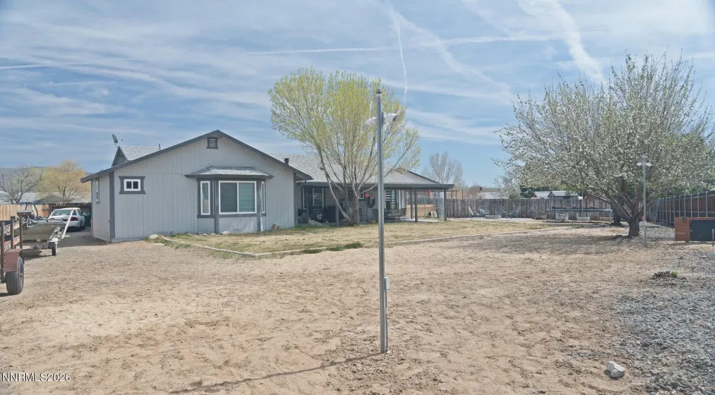 929 Emu, Sparks, Nevada 89441, 4 Bedrooms Bedrooms, ,3 BathroomsBathrooms,Residential,Residential,Emu,260003627