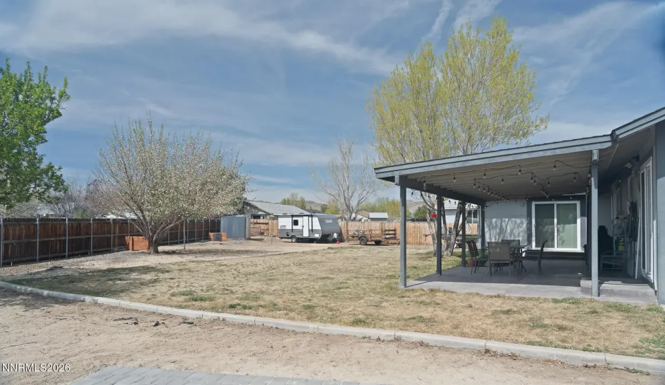 929 Emu, Sparks, Nevada 89441, 4 Bedrooms Bedrooms, ,3 BathroomsBathrooms,Residential,Residential,Emu,260003627