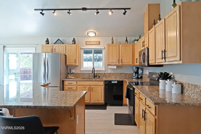 929 Emu, Sparks, Nevada 89441, 4 Bedrooms Bedrooms, ,3 BathroomsBathrooms,Residential,Residential,Emu,260003627