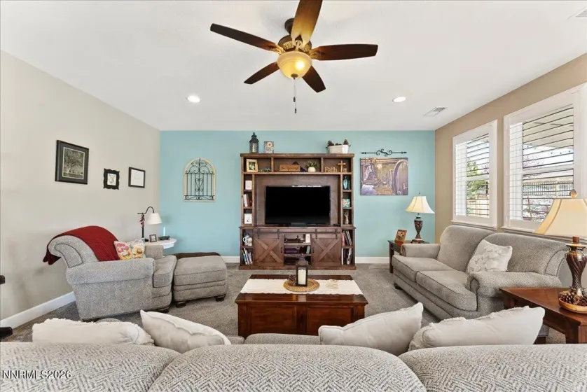 6658 Voyage, Sparks, Nevada 89436, 3 Bedrooms Bedrooms, ,3 BathroomsBathrooms,Residential,Residential,Voyage,260003631