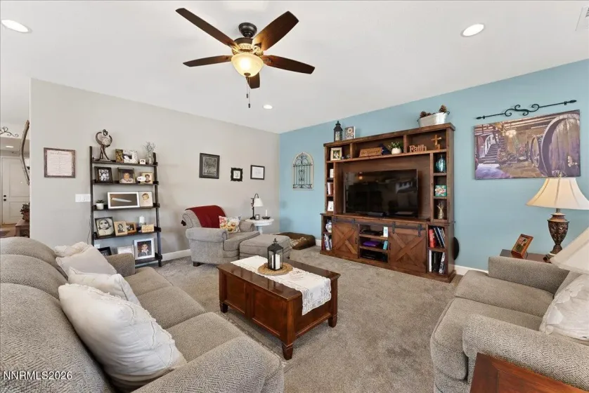 6658 Voyage, Sparks, Nevada 89436, 3 Bedrooms Bedrooms, ,3 BathroomsBathrooms,Residential,Residential,Voyage,260003631