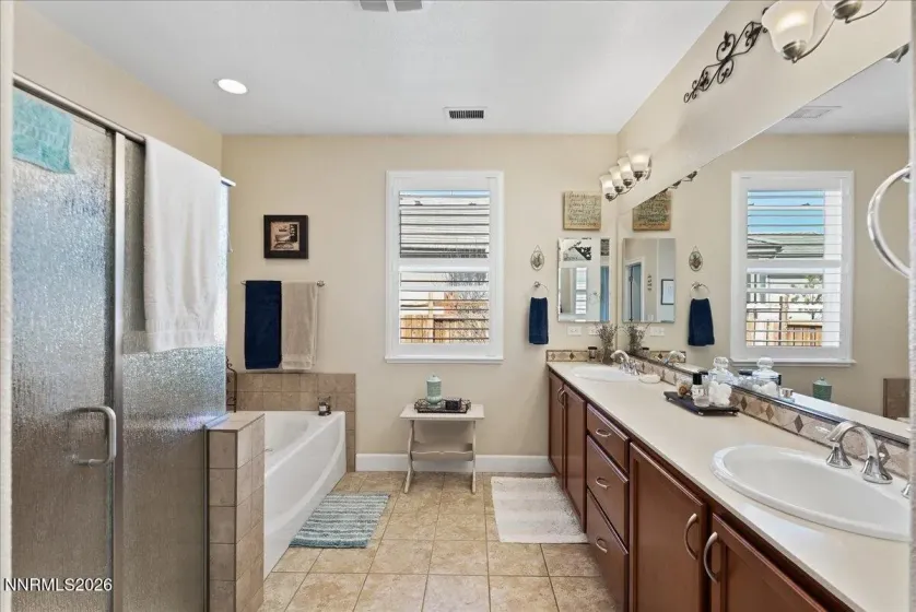 6658 Voyage, Sparks, Nevada 89436, 3 Bedrooms Bedrooms, ,3 BathroomsBathrooms,Residential,Residential,Voyage,260003631