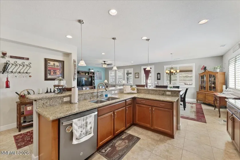 6658 Voyage, Sparks, Nevada 89436, 3 Bedrooms Bedrooms, ,3 BathroomsBathrooms,Residential,Residential,Voyage,260003631