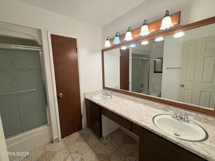 299 Smithridge, Reno, Nevada 89502, 3 Bedrooms Bedrooms, ,2 BathroomsBathrooms,Residential,Residential,Smithridge,260003635