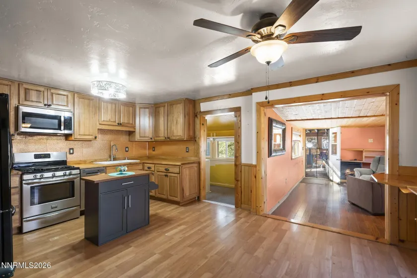 421 14th, Sparks, Nevada 89431, 2 Bedrooms Bedrooms, ,1 BathroomBathrooms,Residential,Residential,14th,260002779