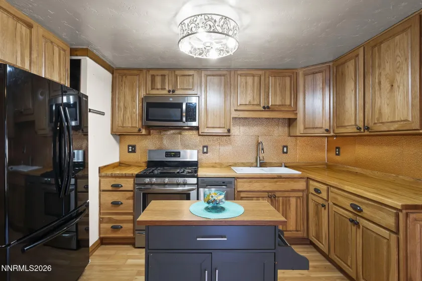 421 14th, Sparks, Nevada 89431, 2 Bedrooms Bedrooms, ,1 BathroomBathrooms,Residential,Residential,14th,260002779