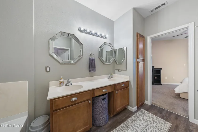 9050 Double R, Reno, Nevada 89521, 2 Bedrooms Bedrooms, ,2 BathroomsBathrooms,Residential,Residential,Double R,260003649