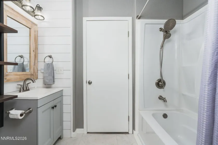 701 7th, Sun Valley, Nevada 89433, 3 Bedrooms Bedrooms, ,2 BathroomsBathrooms,Residential,Residential,7th,260003654