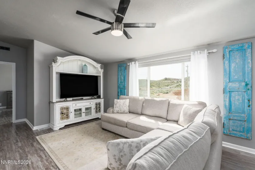 701 7th, Sun Valley, Nevada 89433, 3 Bedrooms Bedrooms, ,2 BathroomsBathrooms,Residential,Residential,7th,260003654