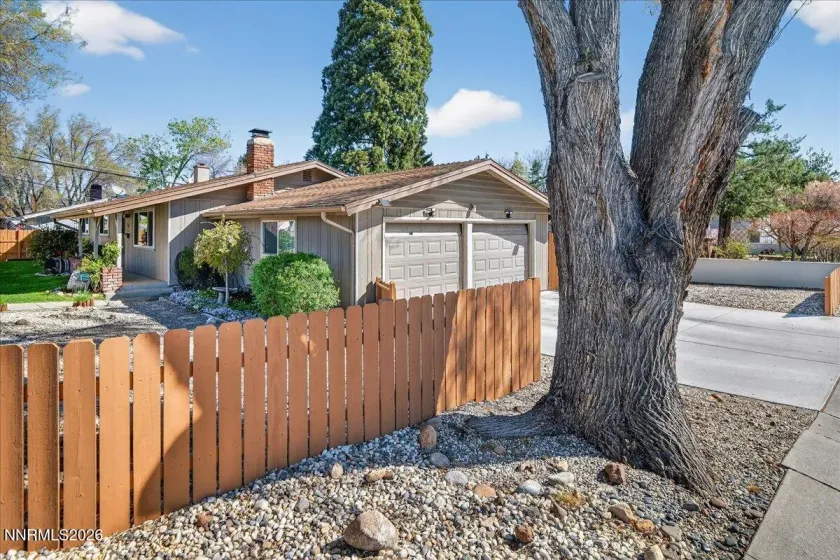 1890 Lander, Reno, Nevada 89509, 3 Bedrooms Bedrooms, ,2 BathroomsBathrooms,Residential,Residential,Lander,260003659