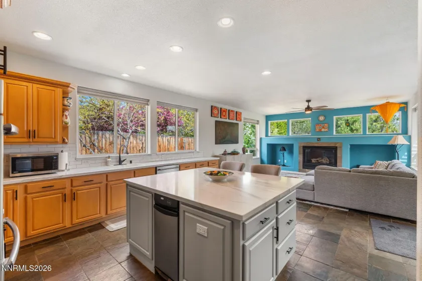 1824 Amberwood, Carson City, Nevada 89703, 3 Bedrooms Bedrooms, ,3 BathroomsBathrooms,Residential,Residential,Amberwood,260003668