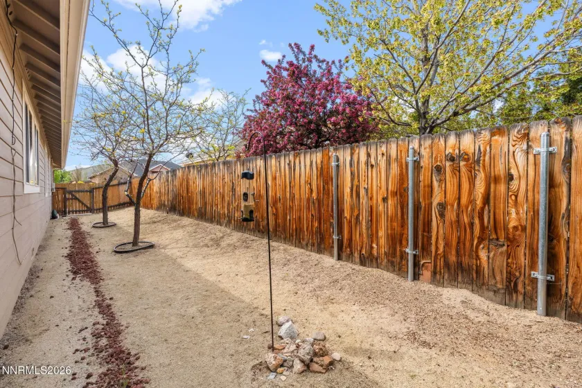 1824 Amberwood, Carson City, Nevada 89703, 3 Bedrooms Bedrooms, ,3 BathroomsBathrooms,Residential,Residential,Amberwood,260003668