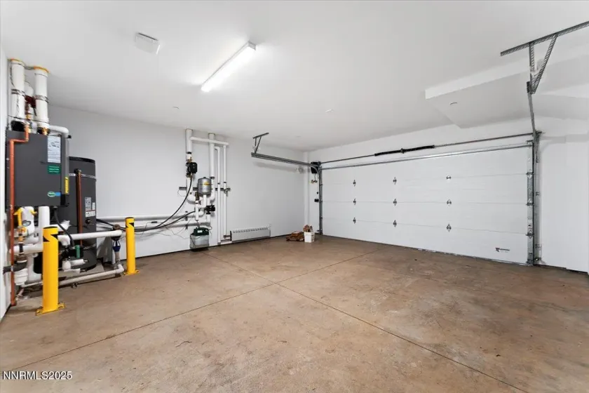 46 Beach Club, Stateline, Nevada 89449, 3 Bedrooms Bedrooms, ,3 BathroomsBathrooms,Residential,Residential,Beach Club,250058101