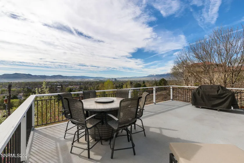 5520 High Rock, Sparks, Nevada 89431, 5 Bedrooms Bedrooms, ,3 BathroomsBathrooms,Residential,Residential,High Rock,260003672