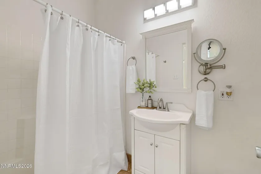 5520 High Rock, Sparks, Nevada 89431, 5 Bedrooms Bedrooms, ,3 BathroomsBathrooms,Residential,Residential,High Rock,260003672