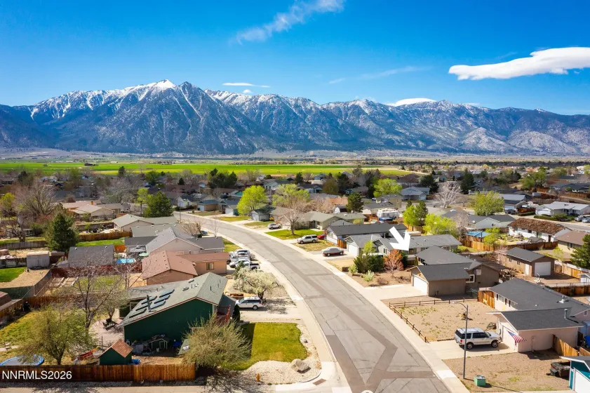 1336 Honeybee, Gardnerville, Nevada 89460, 3 Bedrooms Bedrooms, ,2 BathroomsBathrooms,Residential,Residential,Honeybee,260003676