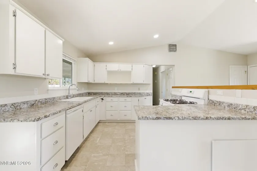 1336 Honeybee, Gardnerville, Nevada 89460, 3 Bedrooms Bedrooms, ,2 BathroomsBathrooms,Residential,Residential,Honeybee,260003676