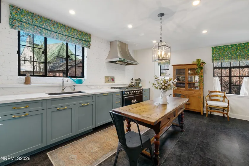 581 Ridge, Reno, Nevada 89501, 4 Bedrooms Bedrooms, ,3 BathroomsBathrooms,Residential,Residential,Ridge,260003678