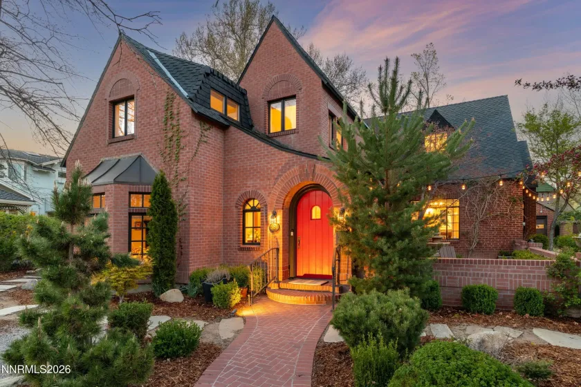 581 Ridge, Reno, Nevada 89501, 4 Bedrooms Bedrooms, ,3 BathroomsBathrooms,Residential,Residential,Ridge,260003678