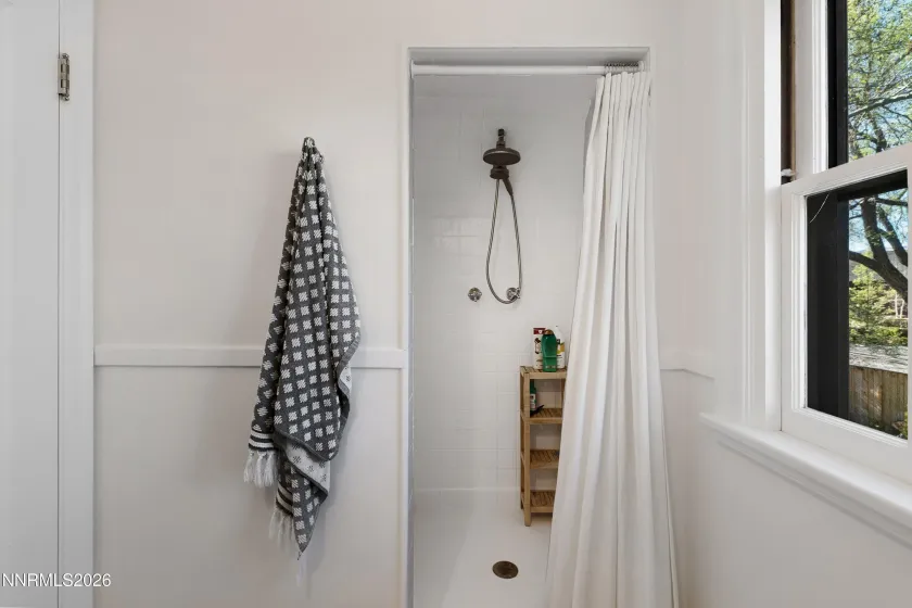 581 Ridge, Reno, Nevada 89501, 4 Bedrooms Bedrooms, ,3 BathroomsBathrooms,Residential,Residential,Ridge,260003678