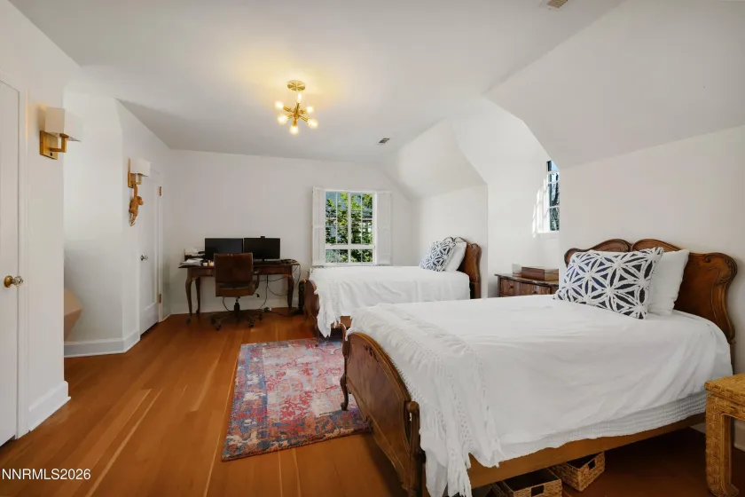 581 Ridge, Reno, Nevada 89501, 4 Bedrooms Bedrooms, ,3 BathroomsBathrooms,Residential,Residential,Ridge,260003678