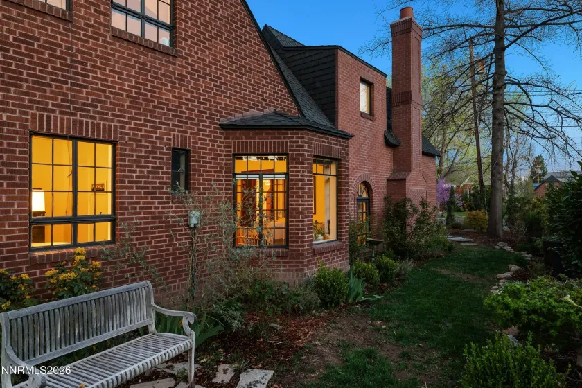 581 Ridge, Reno, Nevada 89501, 4 Bedrooms Bedrooms, ,3 BathroomsBathrooms,Residential,Residential,Ridge,260003678