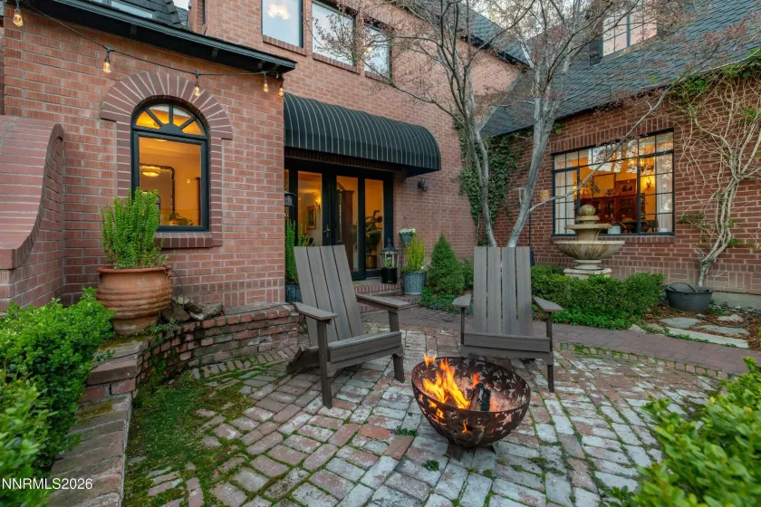 581 Ridge, Reno, Nevada 89501, 4 Bedrooms Bedrooms, ,3 BathroomsBathrooms,Residential,Residential,Ridge,260003678